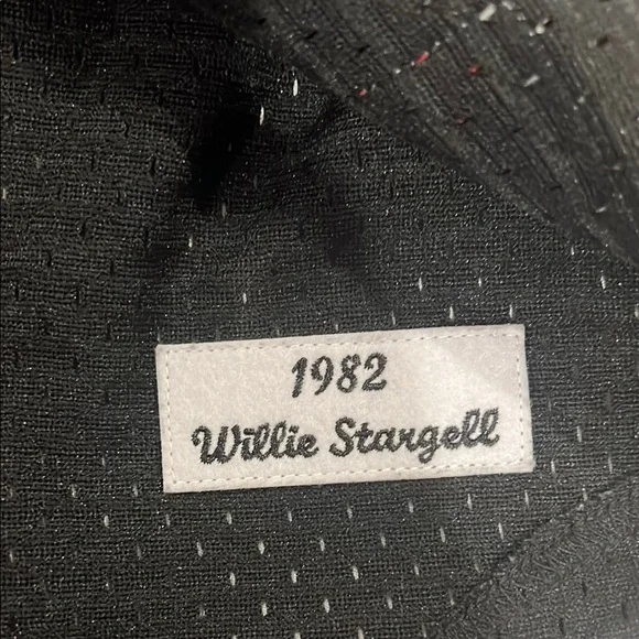 Mitchell & Ness Yellow and Black Jersey size M - Picture 7 of 9